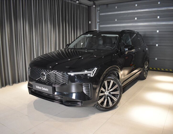 Volvo XC90 SUV / Terénní 2,0 l 228 kw