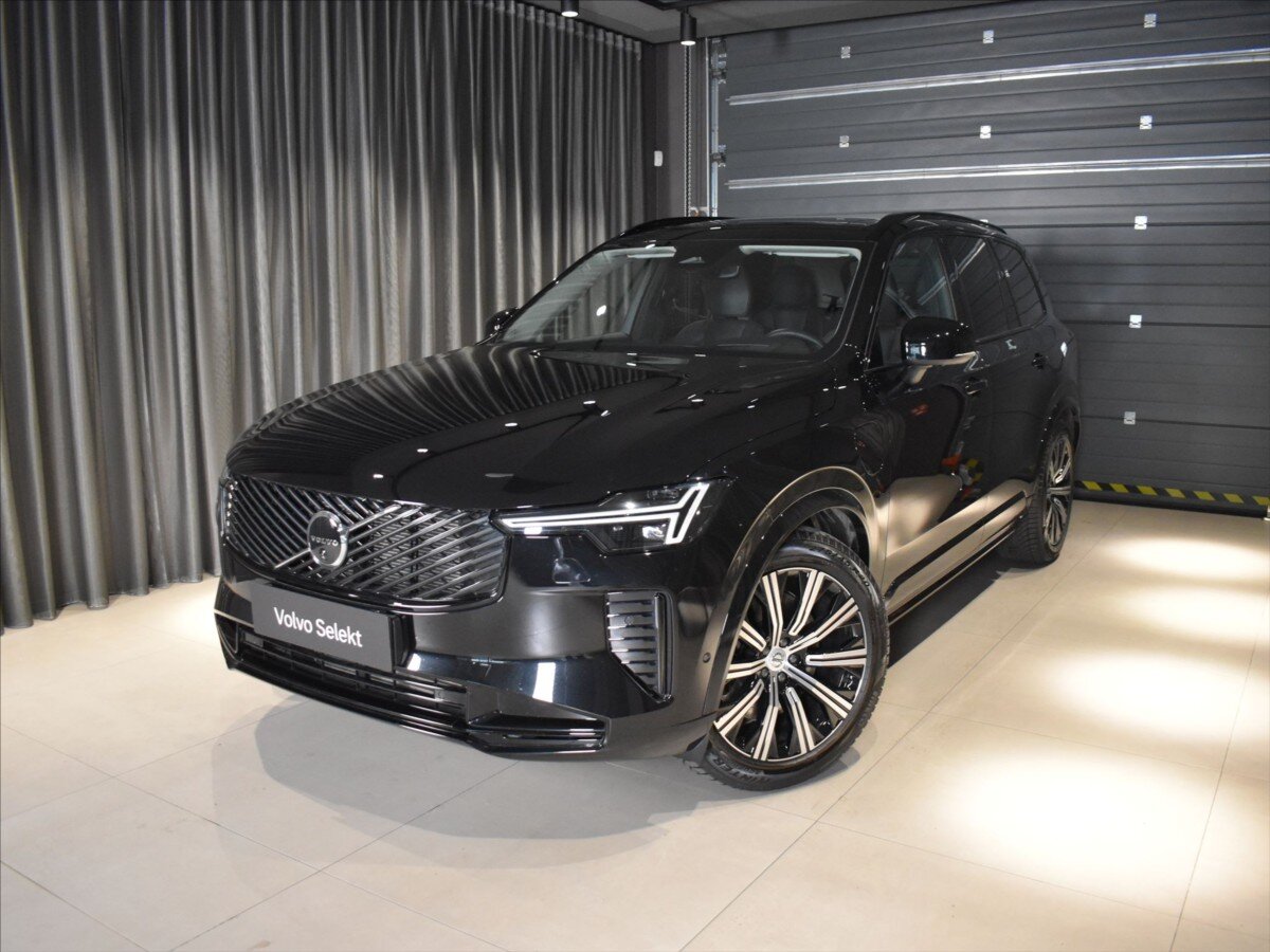 Volvo XC90 SUV / Terénní 2,0 l 228 kw