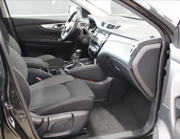 Nissan Qashqai SUV / Terénní 1,6 l 96 kw
