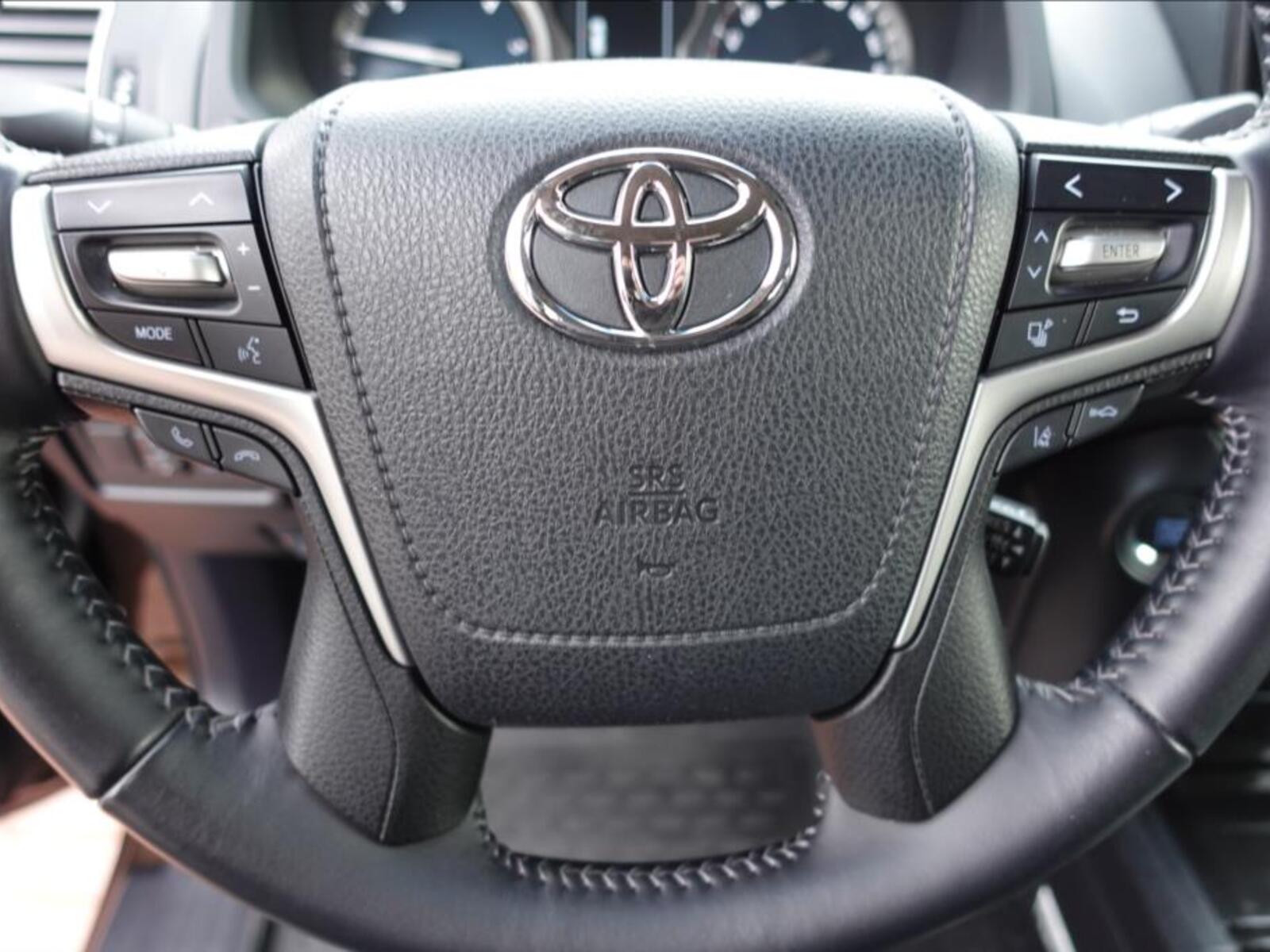 Toyota Land Cruiser 28