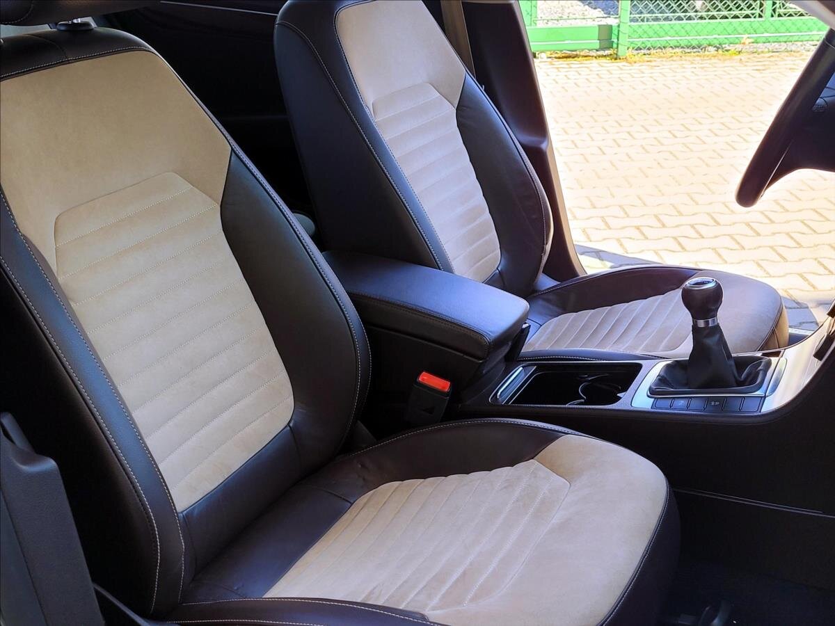 Volkswagen Passat Kombi 1,4 l 90 kw