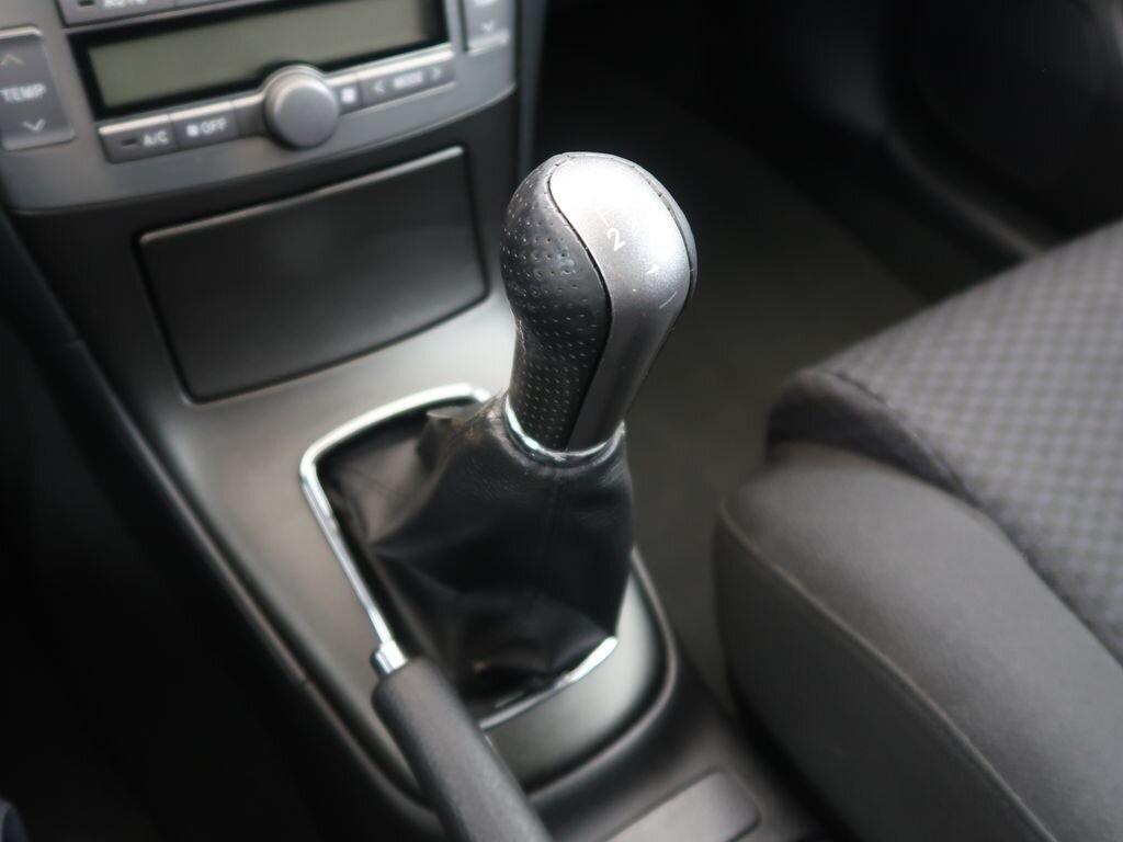 Toyota Avensis Kombi 2,0 l 108 kw