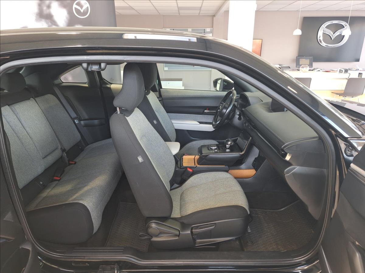 Mazda MX-30 SUV / Terénní 0,0 107 kw