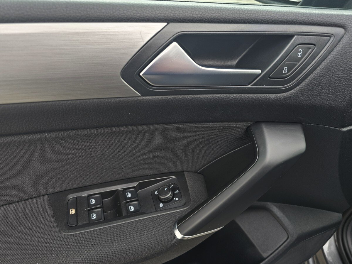 Volkswagen Touran Kombi 2,0 l 110 kw