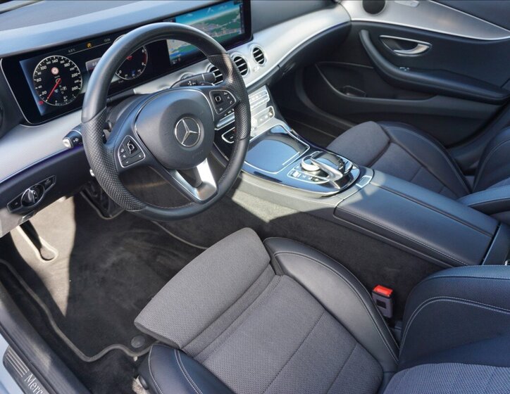 Mercedes-Benz Třídy E Kombi 2,0 l 143 kw