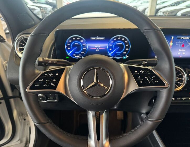 Mercedes-Benz EQB 13