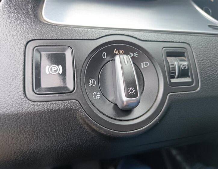 Volkswagen Passat CC Sedan / Limuzína 2,0 l 103 kw