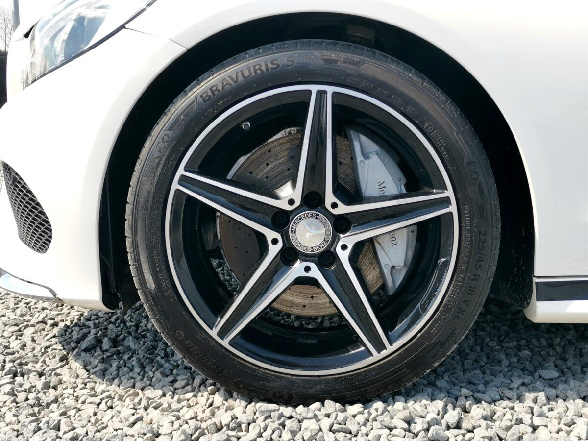 Mercedes-Benz Třídy C Kabriolet 2,0 l 180 kw