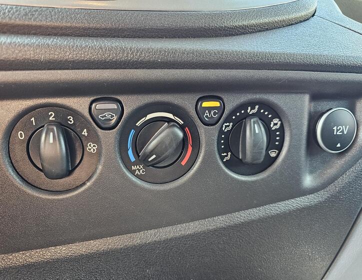 Ford Transit 33
