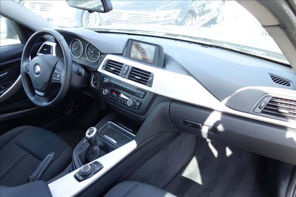 BMW Řada 3 Sedan / Limuzína 2,0 l 105 kw