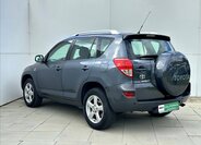 Toyota RAV4 SUV 2,2 l 100 kw