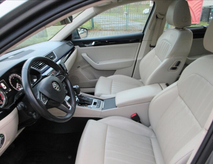 Škoda Superb 11
