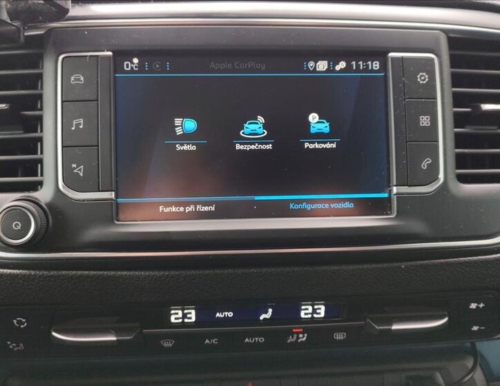 Peugeot Traveller 12