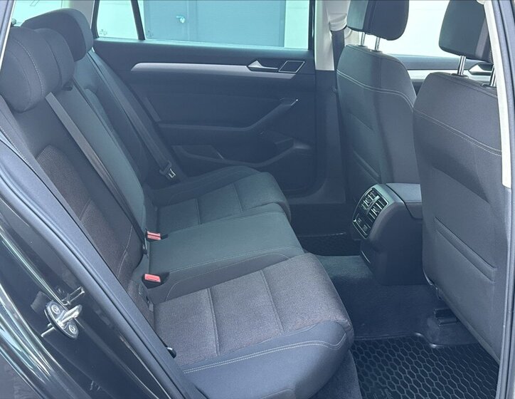 Volkswagen Passat Kombi 1,4 l 110 kw