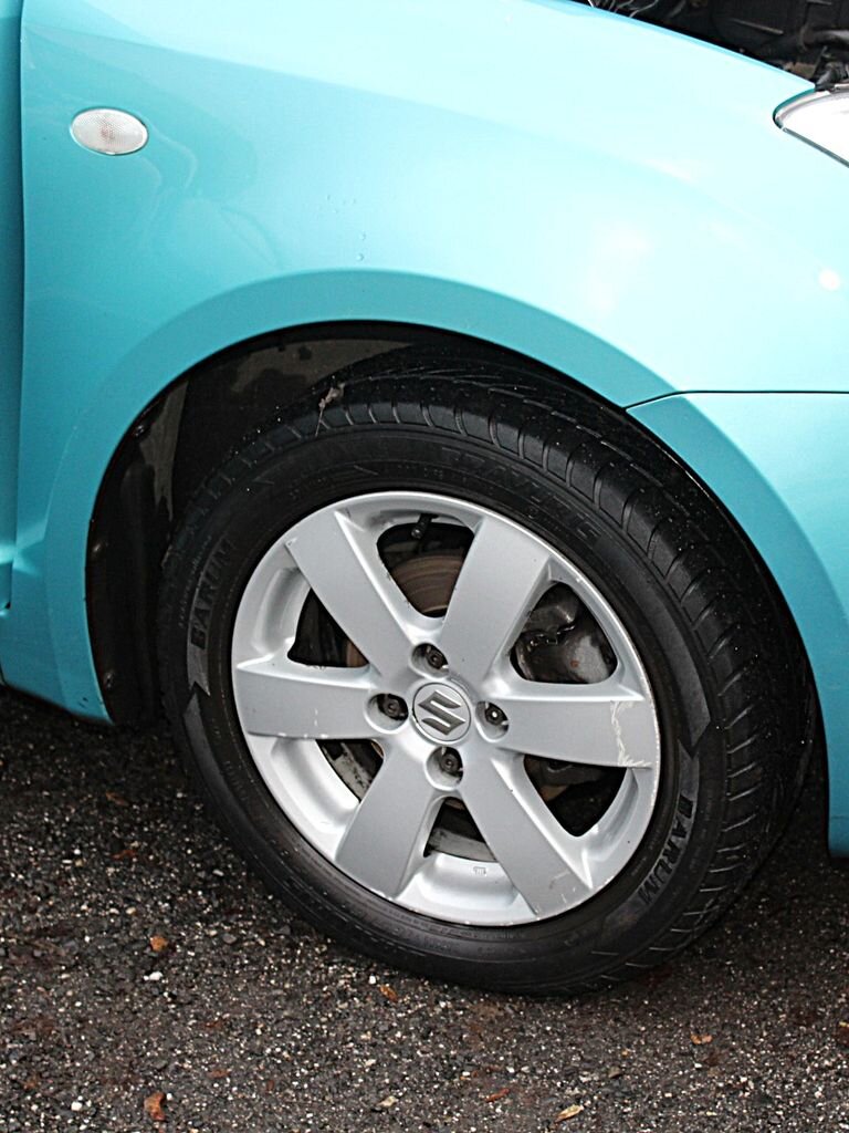 Suzuki Swift Hatchback 1,3 l 67 kw