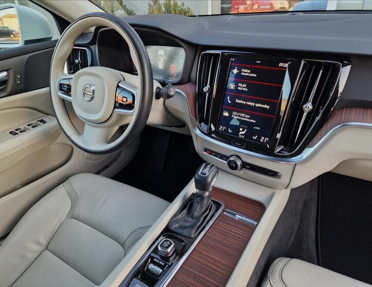 Volvo V60 Kombi 2,0 l 140 kw