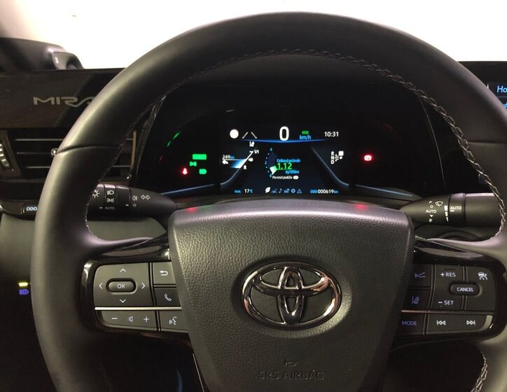 Toyota Mirai 15