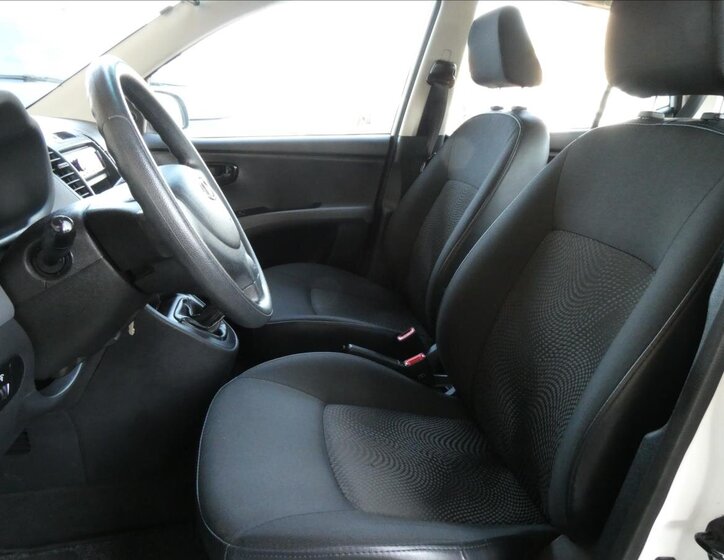 Hyundai i10 Hatchback 1,1 l 51 kw