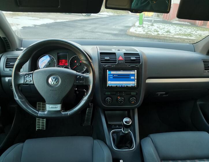 Volkswagen Golf 15