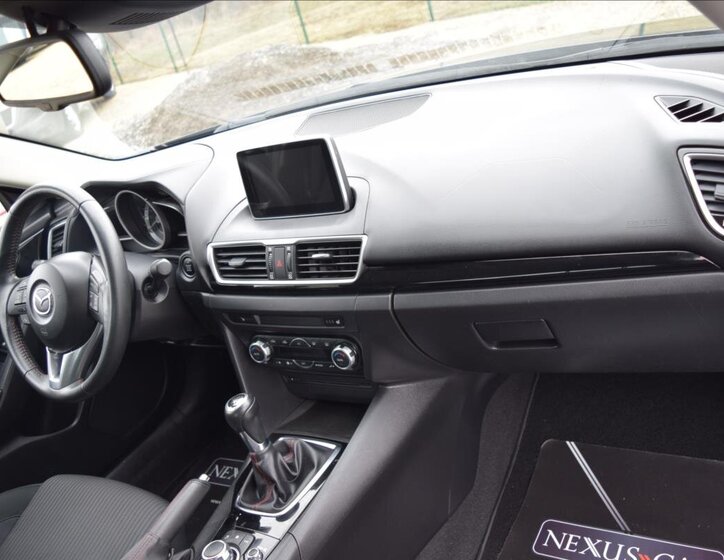 Mazda 3 Sedan / Limuzína 1,5 l 74 kw