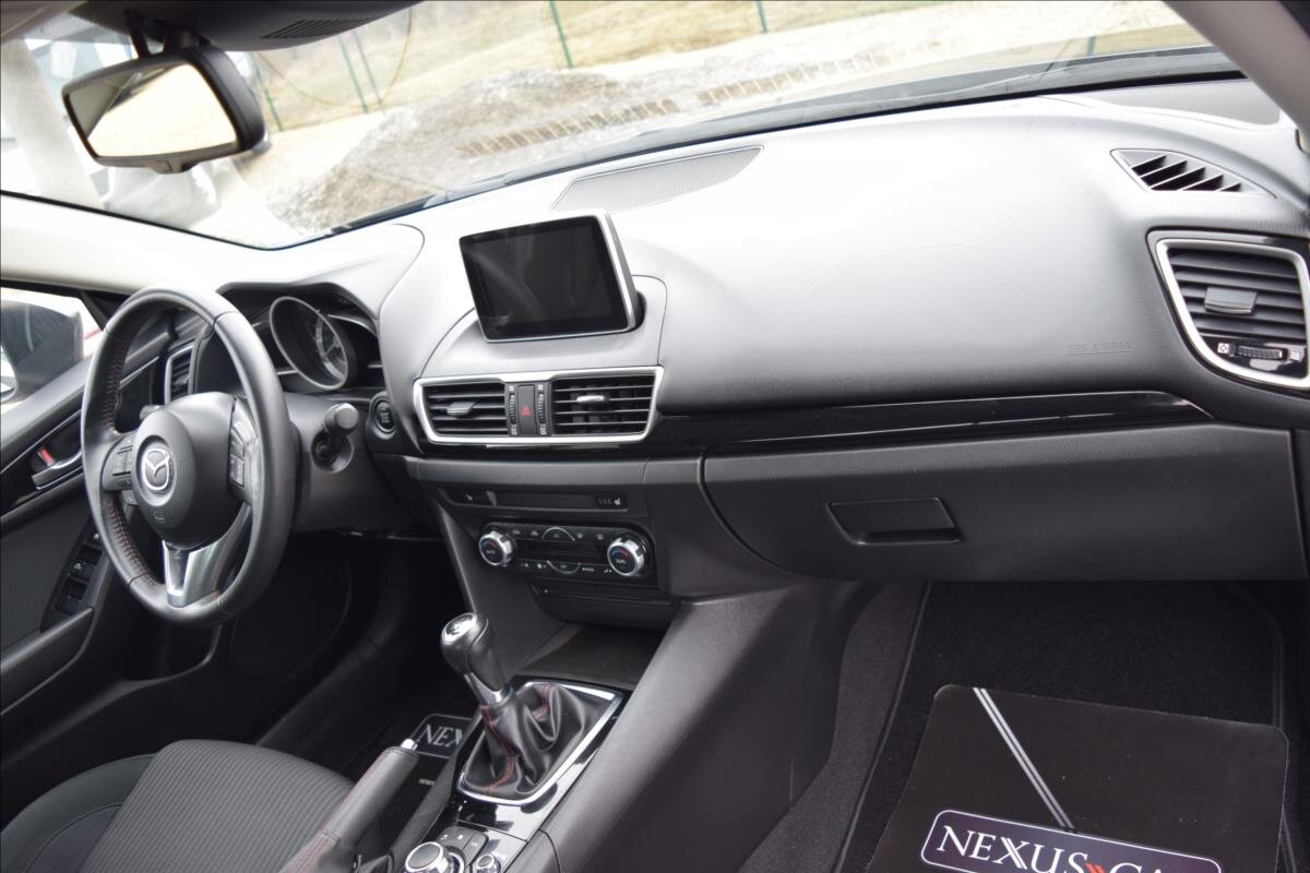 Mazda 3 Sedan / Limuzína 1,5 l 74 kw