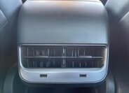 Tesla Model 3 Sedan 0,0 239 kw