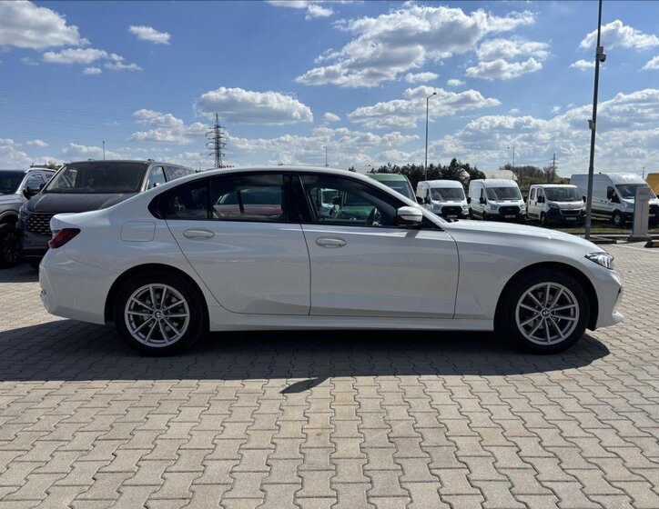 BMW Řada 3 Sedan / Limuzína 2,0 l 115 kw