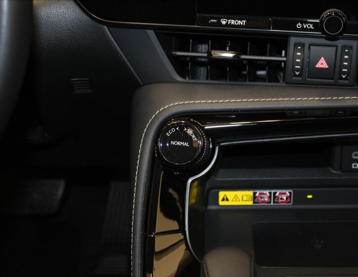 Lexus NX 350h SUV / Terénní 2,5 l 179 kw