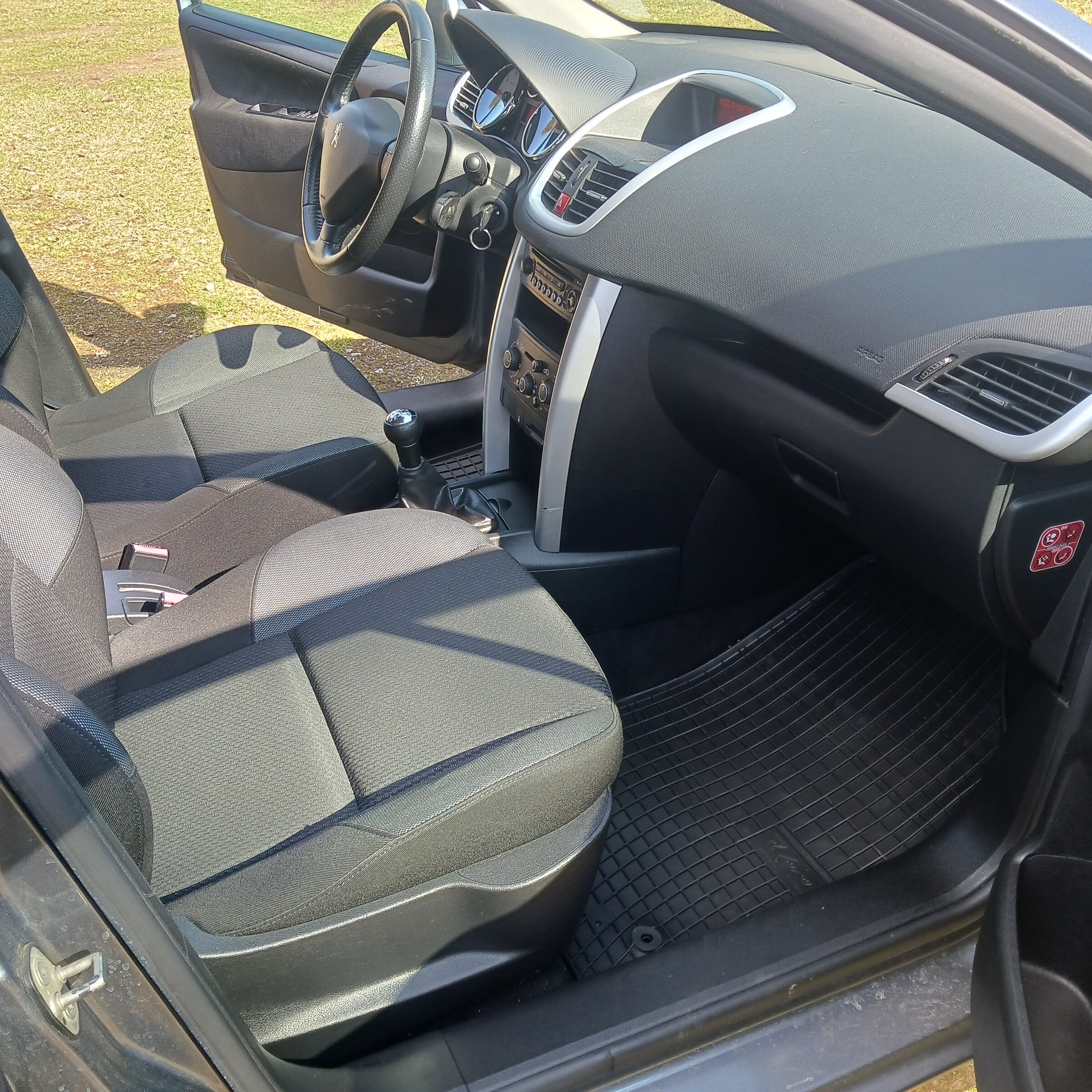 Peugeot 207 Kombi 1,4 l 54 kw