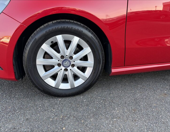 Mercedes-Benz Třídy A Hatchback 1,6 l 90 kw