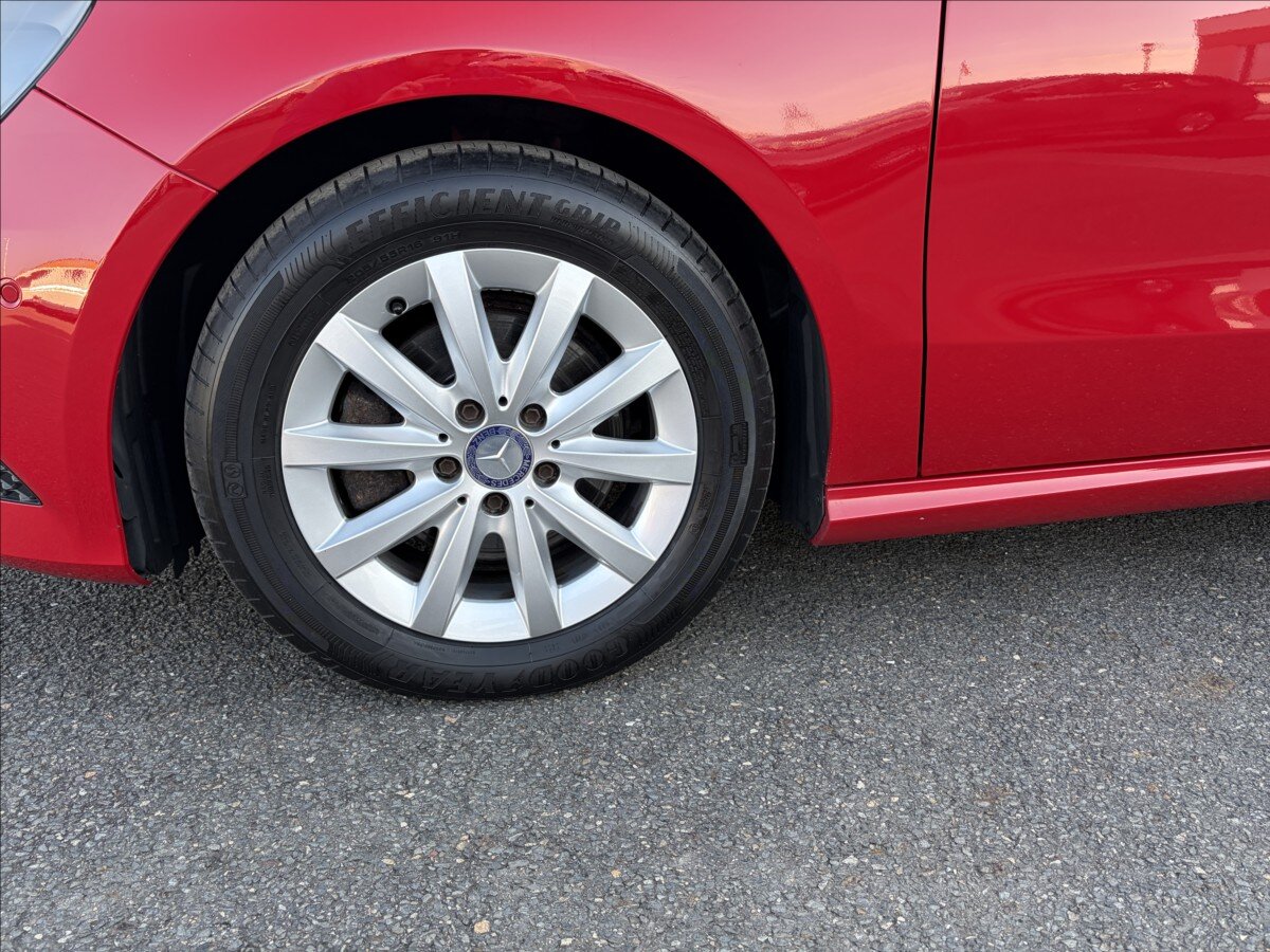 Mercedes-Benz Třídy A Hatchback 1,6 l 90 kw