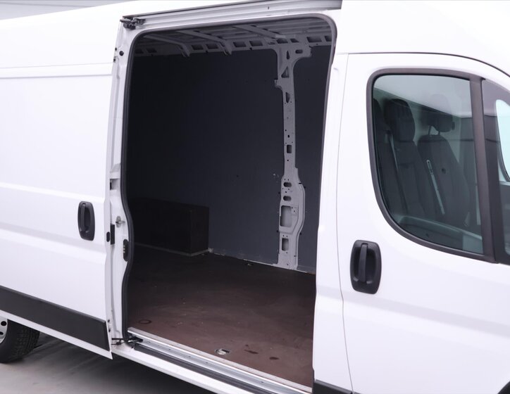 Peugeot Boxer Skříň 2,2 l 121 kw