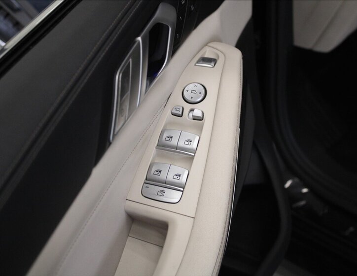 BMW X7 SUV / Terénní 3,0 l 195 kw