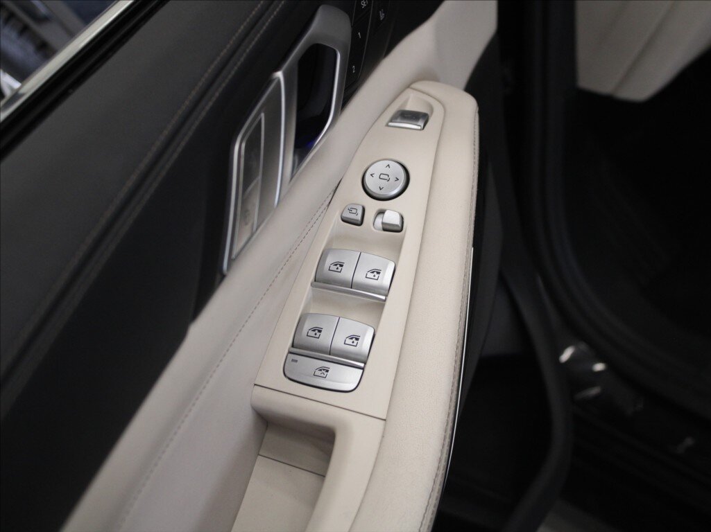 BMW X7 SUV / Terénní 3,0 l 195 kw