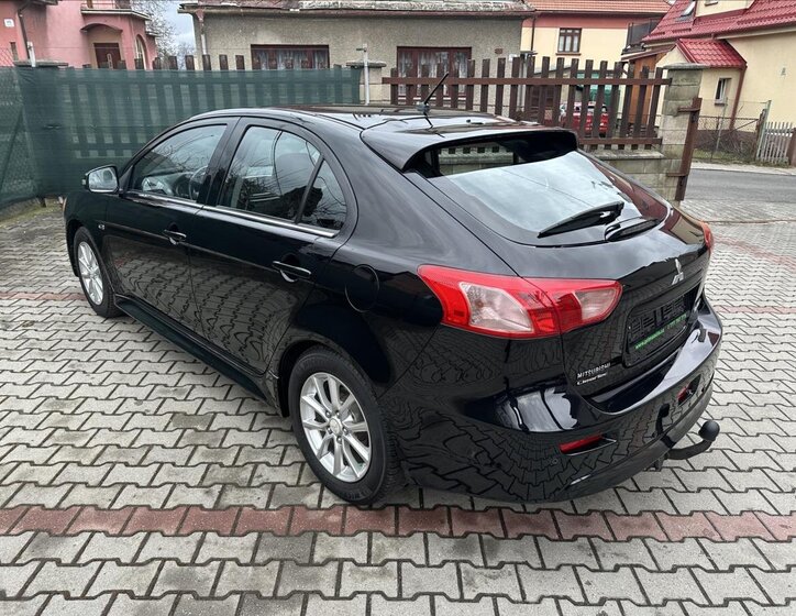 Mitsubishi Lancer Hatchback 1,6 l 86 kw