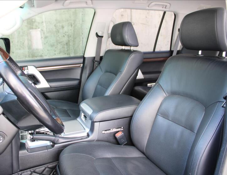 Toyota Land Cruiser 13