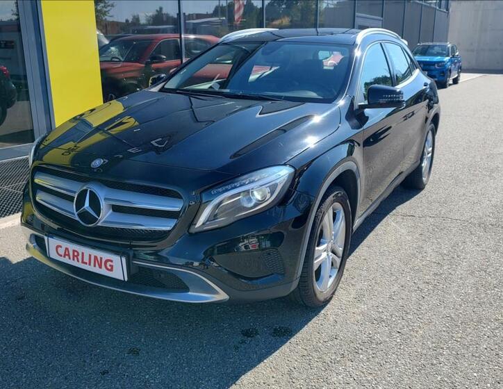 Mercedes-Benz GLA 1