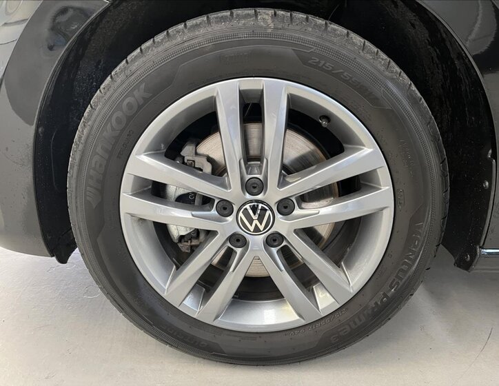 Volkswagen Touran MPV 1,5 l 110 kw