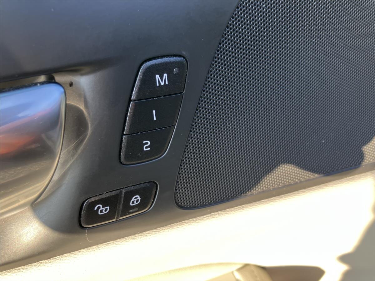 Volvo V60 Kombi 2,0 l 145 kw