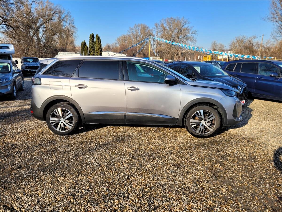 Peugeot 5008 SUV 1,5 l 96 kw