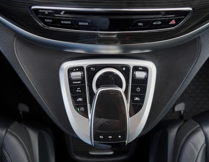 Mercedes-Benz Třídy V MPV 2,0 l 176 kw