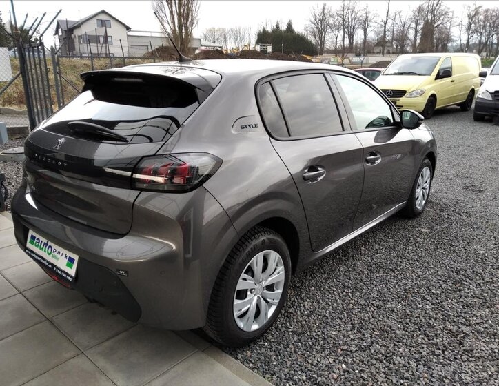 Peugeot 208 Hatchback 1,2 l 74 kw