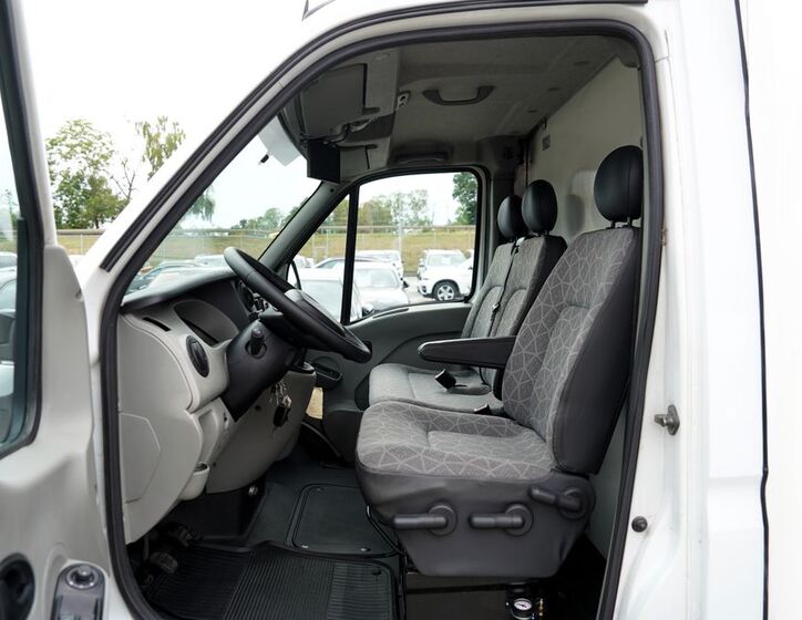 Renault Master 28