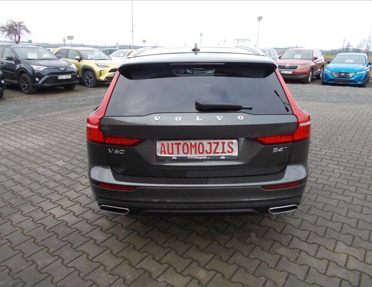 Volvo V60 Kombi 2,0 l 145 kw