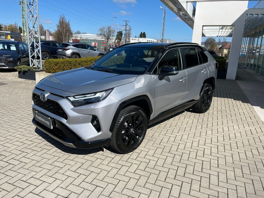Toyota RAV4 SUV / Terénní 2,5 l 131 kw