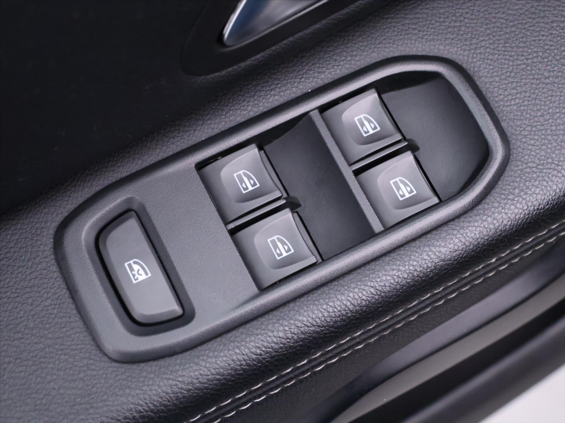 Dacia Duster SUV 999,0 74 kw