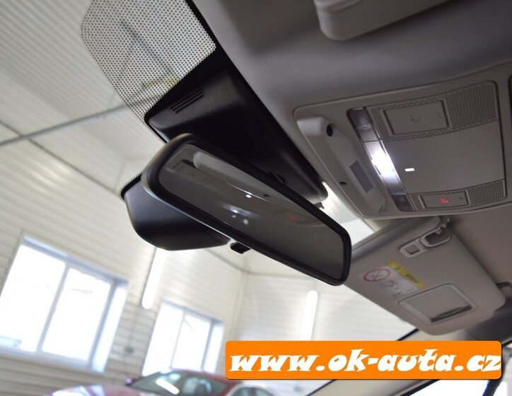 Land Rover Discovery SUV 2,0 l 177 kw