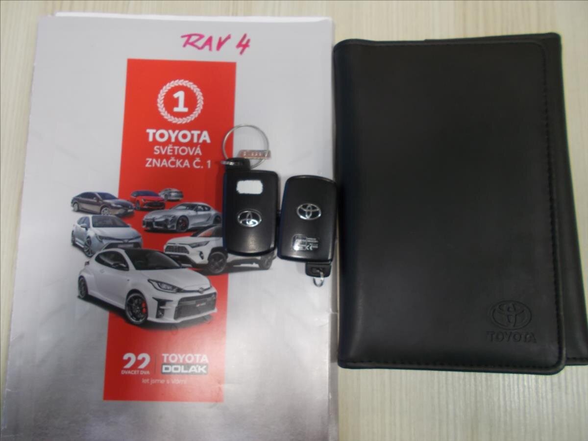 Toyota RAV4 SUV / Terénní 2,5 l 114 kw