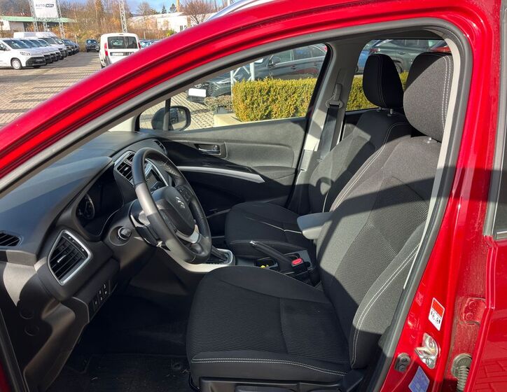 Suzuki SX4 S-Cross 13