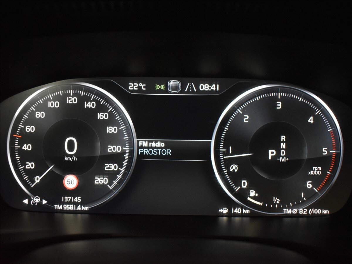 Volvo XC40 SUV 2,0 l 140 kw